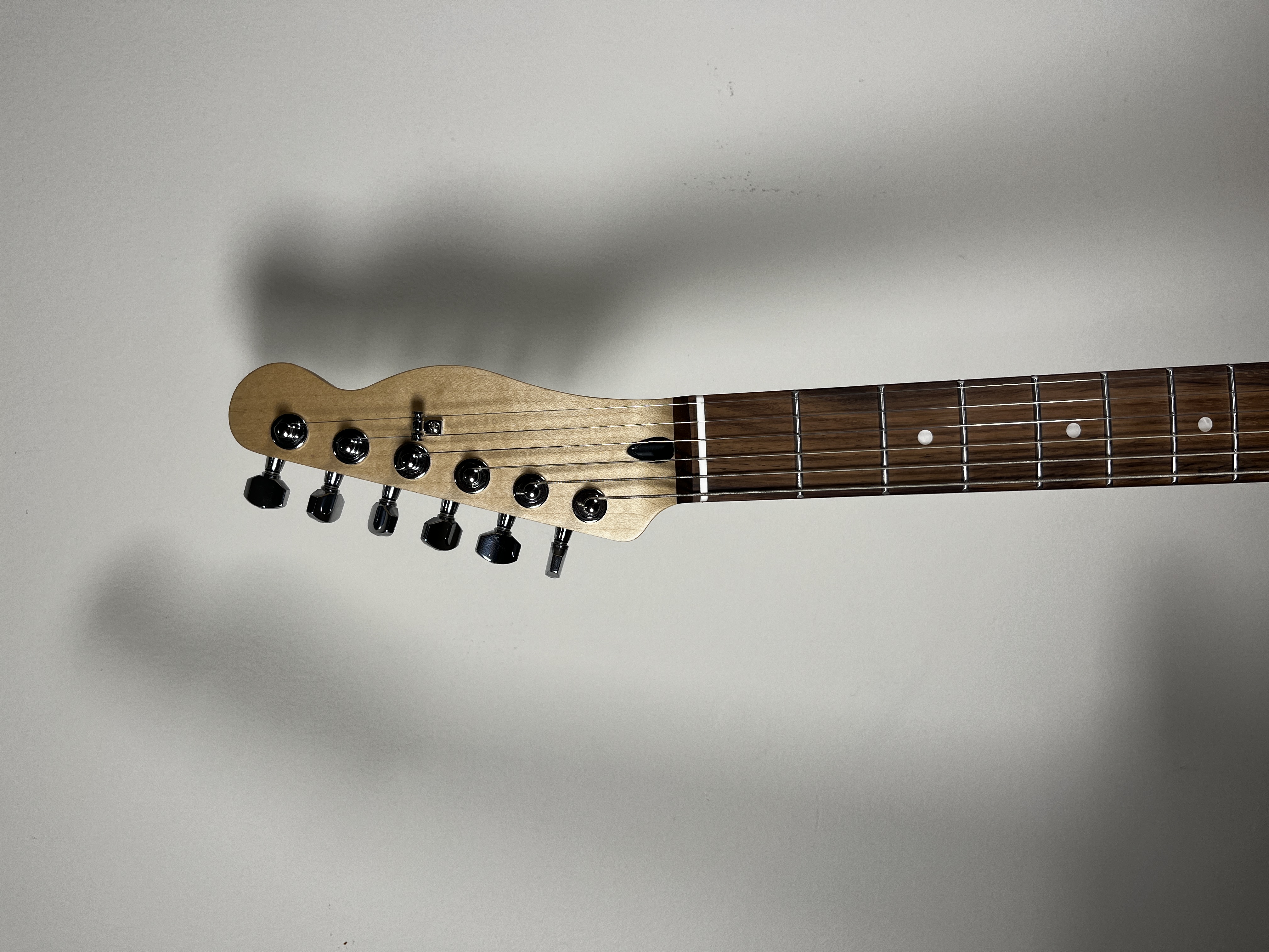 Reaction – Padauk 005 headstock